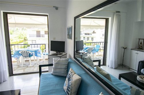 Foto 15 - Esperida Apartment by Travelpro Services