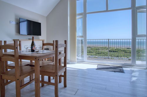 Photo 14 - Caldey - 2 Bedroom Apartment - Pendine