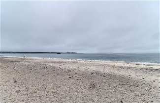 Foto 2 - Coastal Getaway w/ Porch, 2 Mi to Niantic Beach