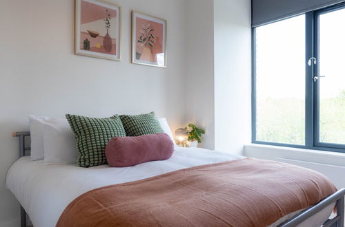 Photo 4 - Leeds Haven - Niche 1 & 2 Bedroom Apartments with Cityscape views includes parking upon availability by Sojo Stay