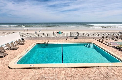 Foto 11 - Oceanfront Retreat w/ Beach & Resort Access