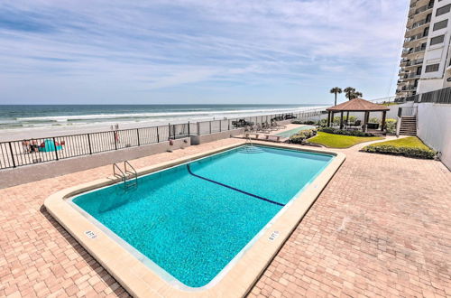 Foto 2 - Oceanfront Retreat w/ Beach & Resort Access