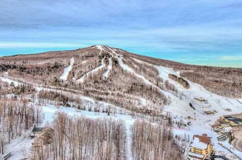 Photo 3 - Ski-in/ski-out Peru Condo at Bromley Mountain