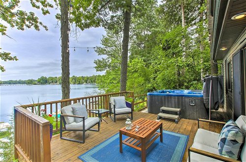 Photo 1 - Lakefront Plymouth Cottage w/ Private Hot Tub