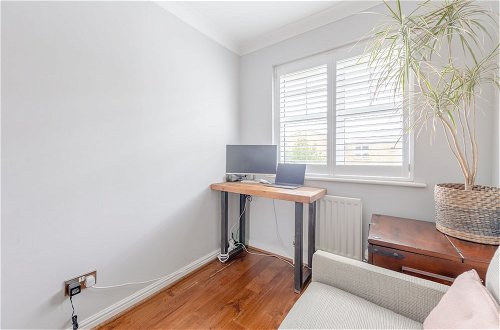 Photo 26 - Serene and Spacious 2 Bedroom House in South Wimbledon