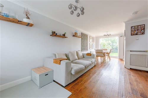 Photo 15 - Serene and Spacious 2 Bedroom House in South Wimbledon
