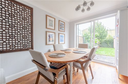 Photo 33 - Serene and Spacious 2 Bedroom House in South Wimbledon