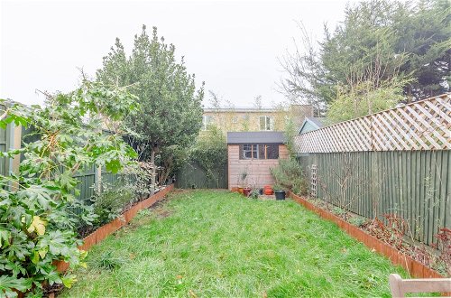 Photo 28 - Serene and Spacious 2 Bedroom House in South Wimbledon