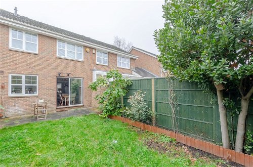 Photo 31 - Serene and Spacious 2 Bedroom House in South Wimbledon