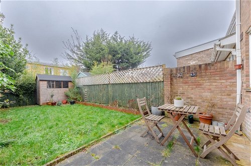 Photo 30 - Serene and Spacious 2 Bedroom House in South Wimbledon