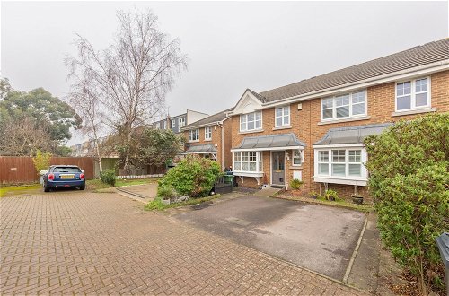 Photo 34 - Serene and Spacious 2 Bedroom House in South Wimbledon