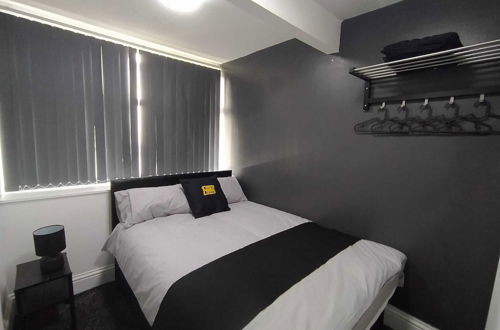 Photo 2 - Black Ocean Holiday Apartments