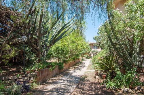 Photo 31 - Apartment Immersed in a Large Garden Park Residence Cicladi