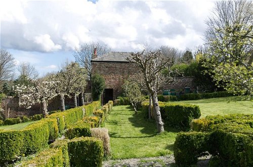 Foto 19 - Cosy Secret Cottage in a Beautiful Walled Garden