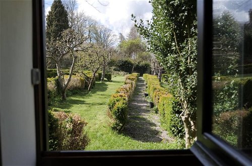 Foto 17 - Cosy Secret Cottage in a Beautiful Walled Garden