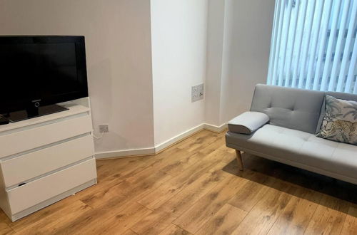 Foto 8 - Large Private Flat in City Centre Leeds