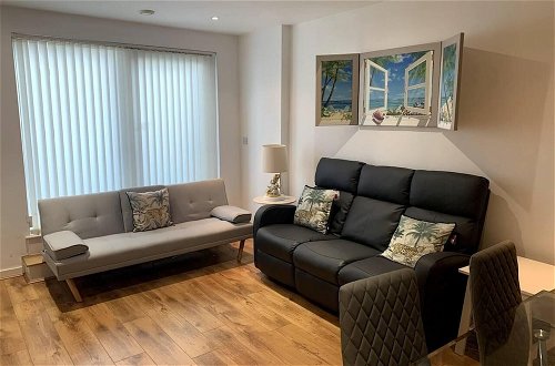 Foto 9 - Large Private Flat in City Centre Leeds