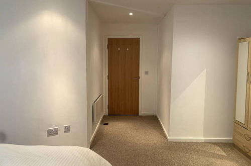 Photo 14 - Large Private Flat in City Centre Leeds