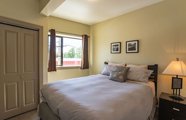 Selkirk Snug by Revelstoke Vacations - Foto 4