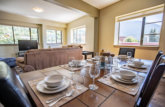 Selkirk Snug by Revelstoke Vacations - Foto 20