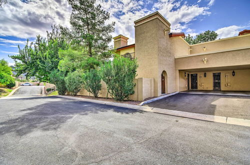 Foto 19 - Phoenix Townhome w/ Central Location, Pool Access