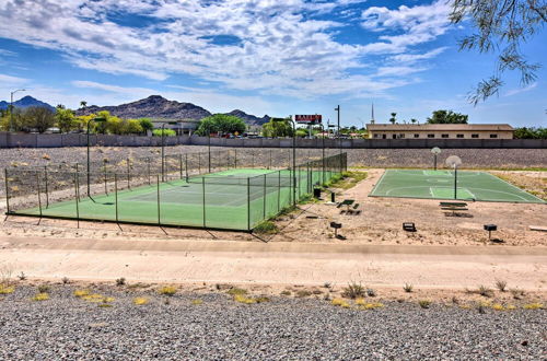 Foto 8 - Phoenix Townhome w/ Central Location, Pool Access