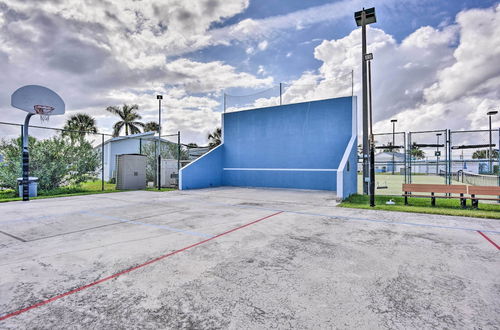 Foto 18 - Nettles Island, Jensen Beach Home w/ Patio & Grill