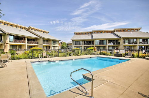 Photo 6 - Lake Pend Oreille Condo w/ Porch & Mountain View