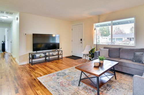 Photo 6 - Pet-friendly Oregon Vacation Rental With Patio