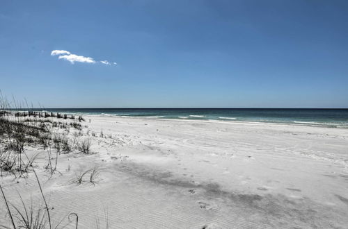 Photo 4 - Oceanfront Retreat: Modern Living on Miramar Beach