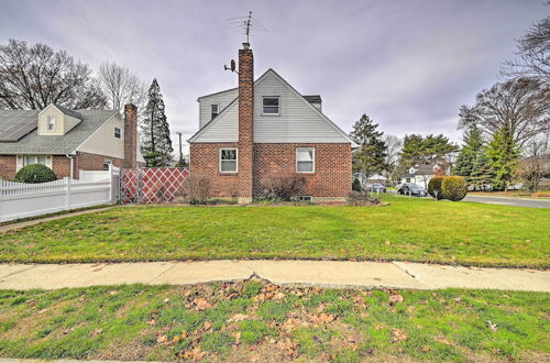 Photo 21 - Lovely Elmont Apartment - Walk to Bus Stop