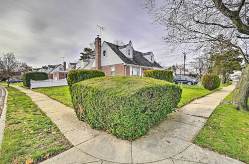 Photo 12 - Lovely Elmont Apartment - Walk to Bus Stop