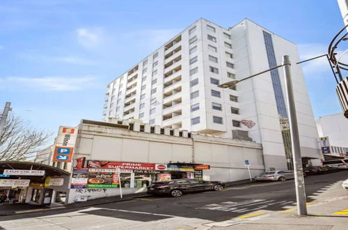 Photo 8 - Modern One Bedroom Apartment In Auckland Central