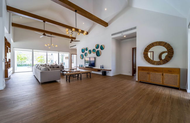 Luxury 7 Bedroom Pool Villa - WL67 - Photo 2