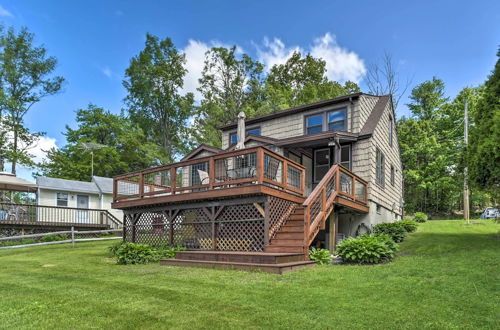 Photo 30 - Picturesque Cottage With Sunroom on Ashmere Lake