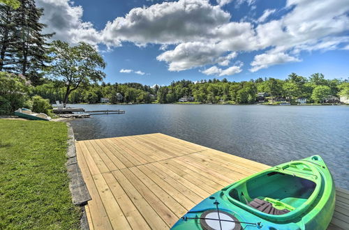 Photo 11 - Picturesque Cottage With Sunroom on Ashmere Lake