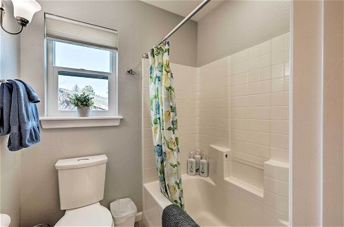Foto 4 - Upscale Flagstaff Home w/ Hot Tub, Deck + Mtn View