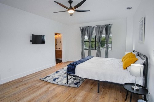 Photo 9 - Amazing 3BR 2BA Only 5 Mins From Downtown