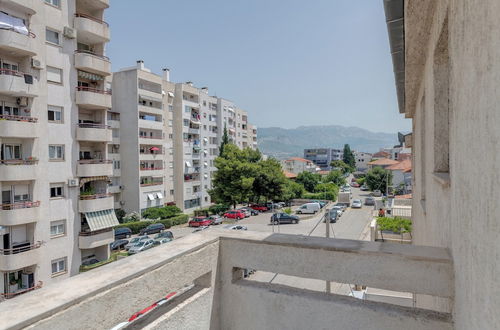 Photo 29 - Spacious Apartment w Three Balconies and Parking