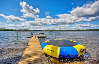 Foto 2 - Private Retreat w/ Dock on Middle Eau Claire Lake