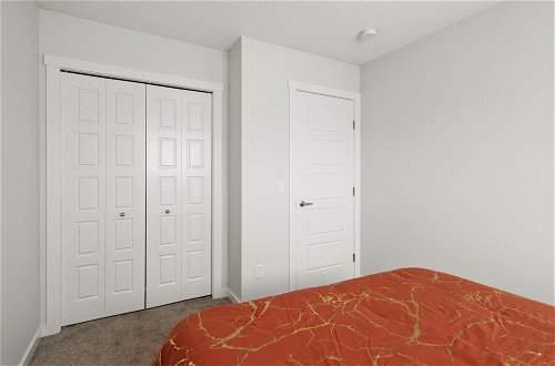 Photo 26 - New Apartments in Cranston by GLOBALSTAY