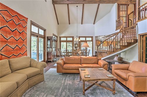 Foto 30 - Ornate Lake Arrowhead Home With Deck