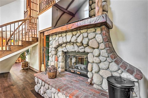 Foto 12 - Ornate Lake Arrowhead Home With Deck