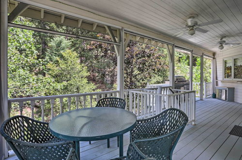 Foto 9 - Ornate Lake Arrowhead Home With Deck