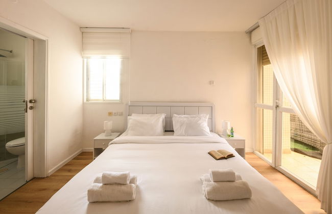 Seaside Escape with Private Patio by Sea N Rent - Foto 8