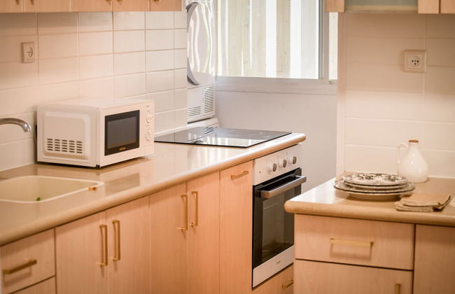 Seaside Escape with Private Patio by Sea N Rent - Foto 25