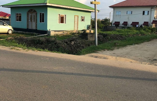 Logerthine Jan Suriname - Photo 9