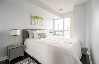 Photo 3 - GLOBALSTAY 1 Bedroom & Den Condo in the Heart of Downtown Toronto