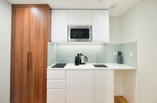 Photo 25 - Leinster Square Serviced Apartments by Concept Apartments