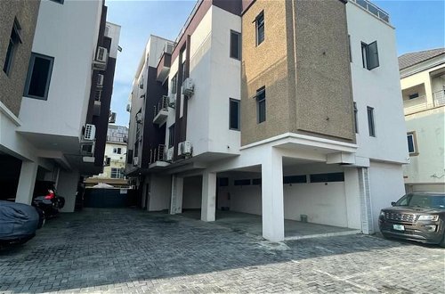 Photo 18 - Modern Luxury 3 Bed With Pool & Gym in Lekki